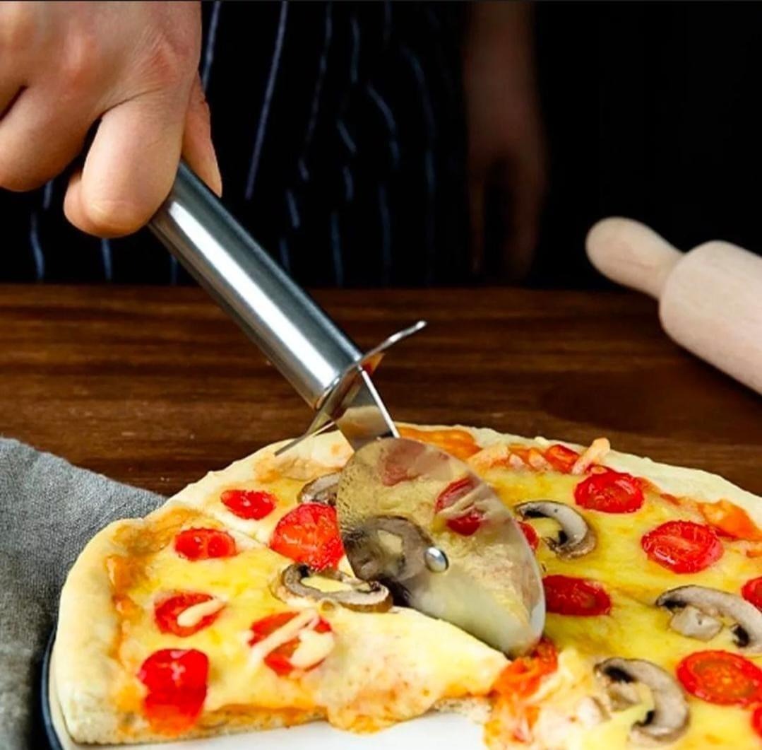 Stainless Steel Pizza Cutter for Easy Slicing